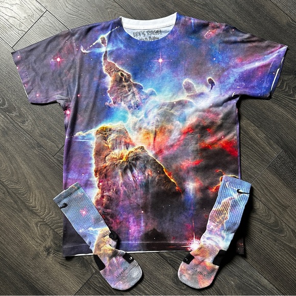 Pillars of creation shirt with matching Nike socks - Picture 1 of 3